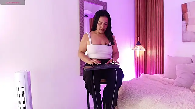 EvaGoddess  online show from June 26, 2026, 8:03 pm