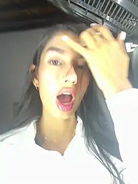 Snapshot of Julieta_Duque chatting on March 26, 2026, 2:21 am Julieta Duque online show from March 26, 2026, 2:21 am