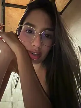 Julieta Duque online show from March 16, 2026, 1:57 am