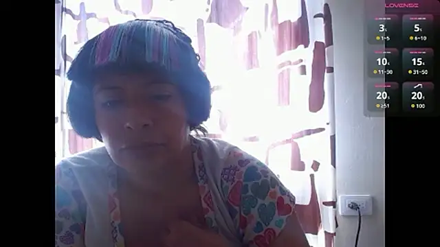 Acelinrose online show from June 11, 2026, 6:27 pm
