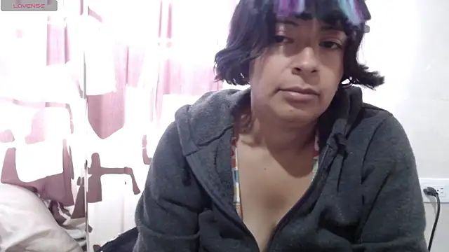 Acelinrose online show from July 29, 2026, 12:37 pm