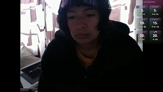 Acelinrose online show from July 15, 2026, 12:23 pm