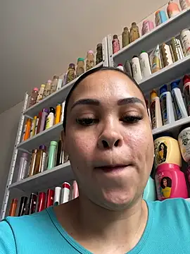 Snapshot of FOX_LATINA chatting on March 16, 2026, 8:11 pm FOX LATINA online show from March 16, 2026, 8:11 pm