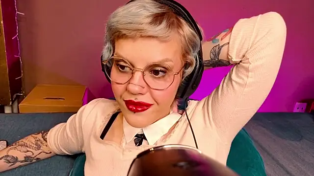 tacodeluxxxe online show from October 2, 2025, 10:35 pm