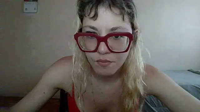 Snapshot of BlondieTami chatting on February 19, 2026, 4:26 pm BlondieTami online show from February 19, 2026, 4:26 pm
