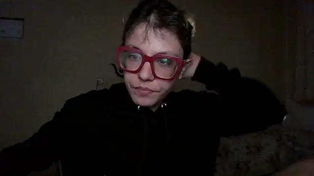 Snapshot of BlondieTami chatting on March 18, 2026, 2:26 am BlondieTami online show from March 18, 2026, 2:26 am