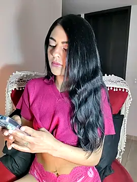 Snapshot of ValeNiitaLuv chatting on June 20, 2026, 6:18 am ValeNiitaLuv online show from June 20, 2026, 6:18 am