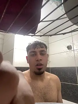 Snapshot of astoperaa chatting on March 14, 2026, 11:44 pm astoperaa online show from March 14, 2026, 11:44 pm