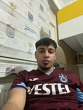 Snapshot of astoperaa chatting on March 13, 2026, 6:35 pm astoperaa online show from March 13, 2026, 6:35 pm