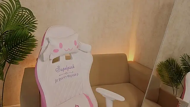 kianawhite online show from October 17, 2025, 4:38 am