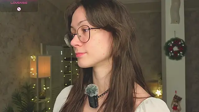 ReneeLippeatt online show from January 7, 2026, 7:19 pm