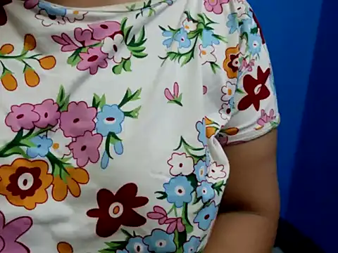 tamilqueenbaby online show from October 28, 2025, 11:36 pm