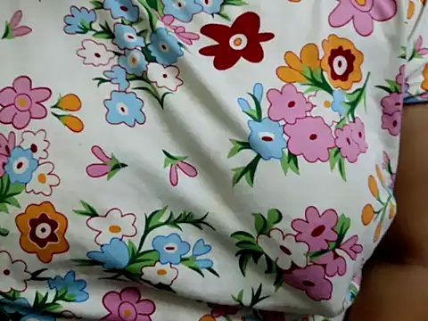 tamilqueenbaby online show from October 16, 2025, 12:24 pm