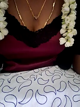 jasminetaml online show from October 8, 2025, 7:14 pm