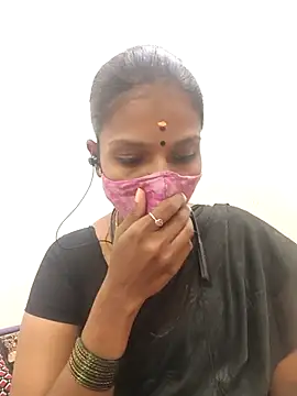 Tamil Yalini12 online show from October 31, 2025, 1:52 pm