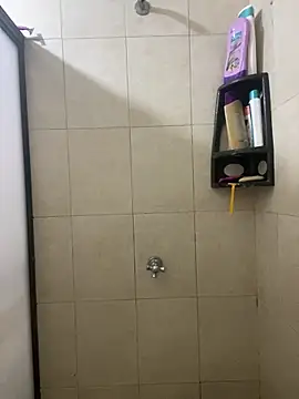 Snapshot of xoxo_milk chatting on February 26, 2026, 9:37 pm xoxo milk online show from February 26, 2026, 9:37 pm