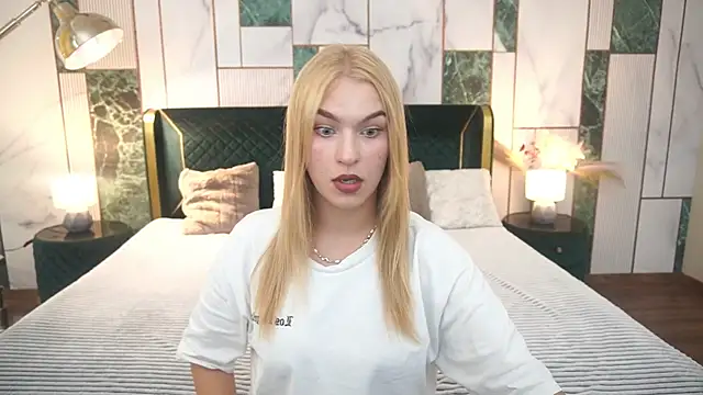 AlinaLiii online show from July 26, 2026, 12:23 pm