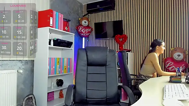 OfficeGirls online show from June 1, 2026, 6:07 pm