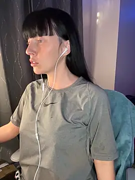 MaciiMayy online show from May 9, 2026, 2:15 am
