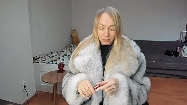AlisiaCat online show from April 26, 2026, 12:57 pm