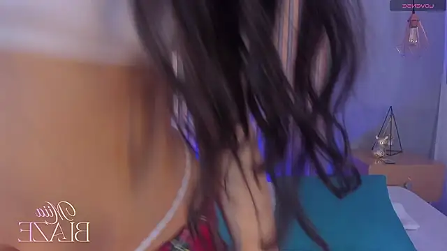 miia blaze online show from March 19, 2026, 1:33 pm