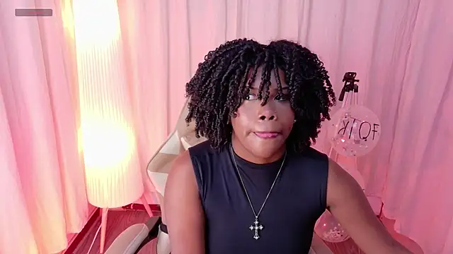 kehlannis  online show from November 18, 2025, 7:50 pm