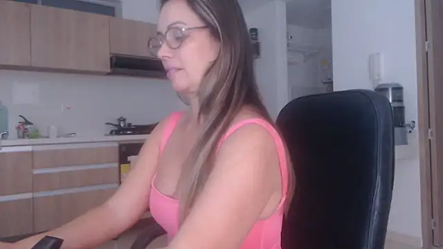 LovePaula online show from June 22, 2026, 12:49 am