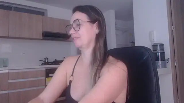 LovePaula online show from July 25, 2026, 12:29 am