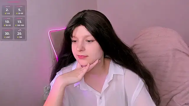 AishaAysitt online show from October 7, 2025, 9:21 am