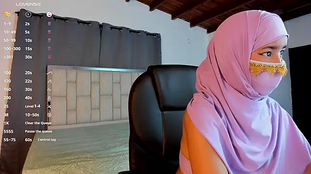 kalila latif online show from October 4, 2025, 2:46 am