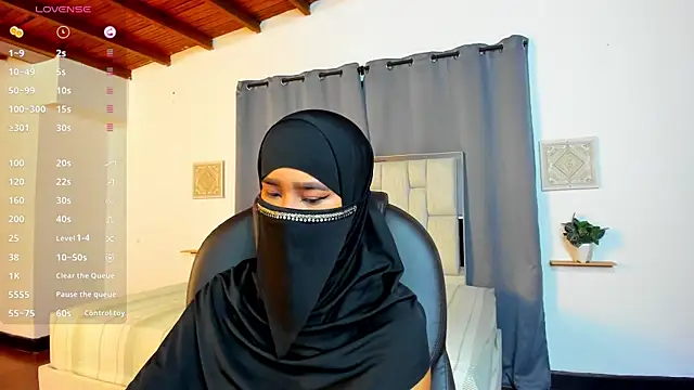 kalila latif online show from December 5, 2025, 2:54 am