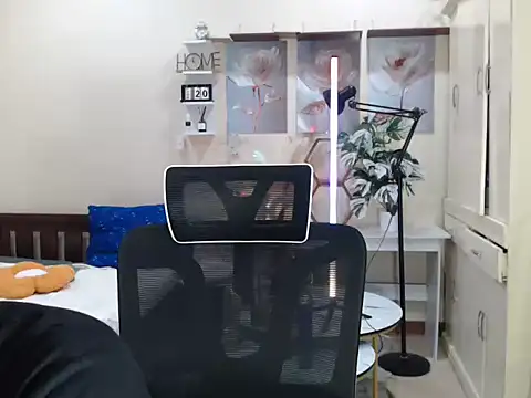 niel cumshow online show from December 1, 2025, 5:58 pm