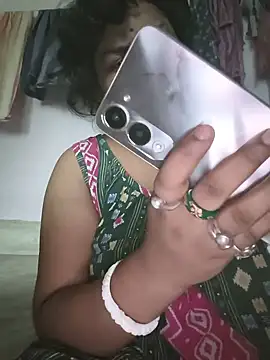 Deborbhavi222 online show from June 30, 2026, 8:25 am