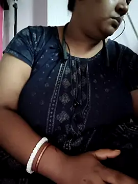 Deborbhavi222 online show from May 1, 2026, 8:52 am