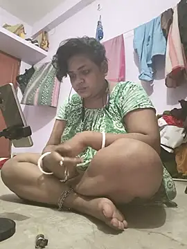 Deborbhavi222 online show from July 6, 2026, 5:48 pm