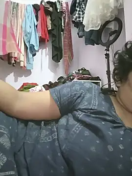 Deborbhavi222 online show from July 9, 2026, 6:07 pm