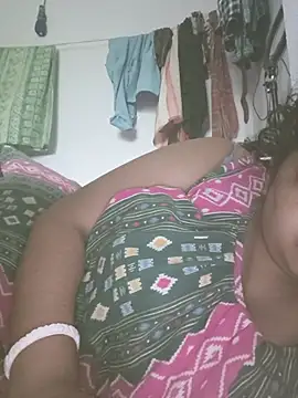 Deborbhavi222 online show from July 6, 2026, 7:37 am