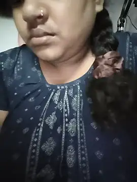 Deborbhavi222 online show from July 3, 2026, 8:43 am