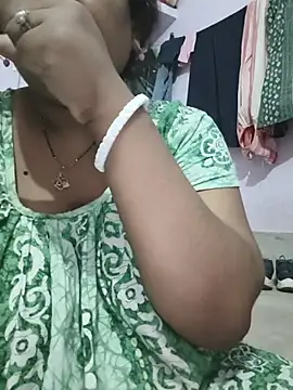 Deborbhavi222 online show from June 18, 2026, 4:23 pm
