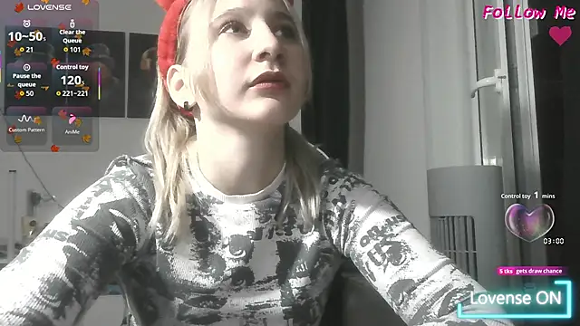 ChristinaFivePlus online show from October 9, 2025, 5:13 pm