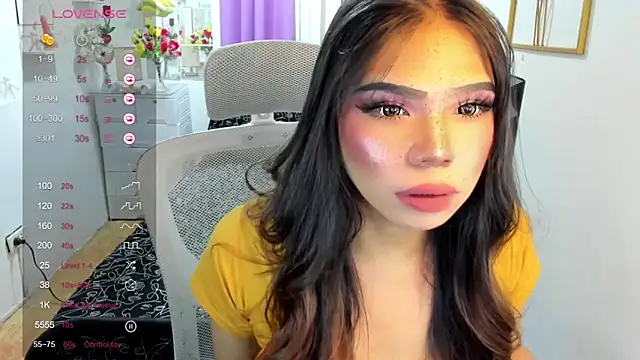 Lovely naughtyLeii online show from October 15, 2025, 5:32 pm