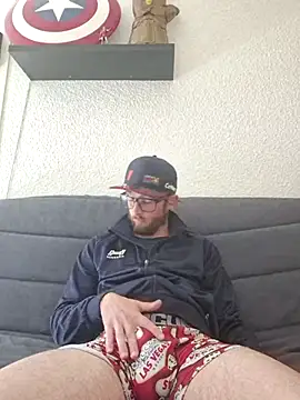 Snapshot of nymphomaniecouple chatting on April 15, 2026, 9:48 am nymphomaniecouple online show from April 15, 2026, 9:48 am