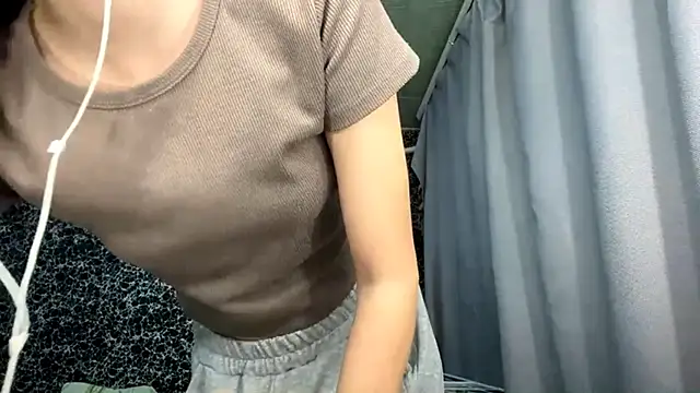 RanaBostel online show from October 3, 2025, 8:10 pm