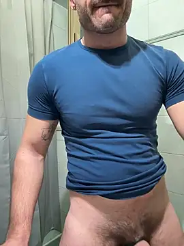 giovan2020 online show from February 9, 2026, 4:38 pm