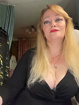 Sweet-blonde online show from July 21, 2026, 10:33 pm
