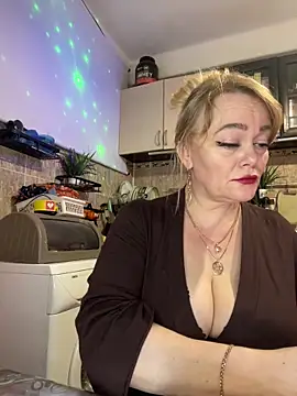 Sweet-blonde online show from May 9, 2026, 10:57 pm