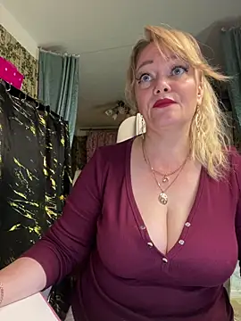 Sweet-blonde online show from July 17, 2026, 8:28 pm