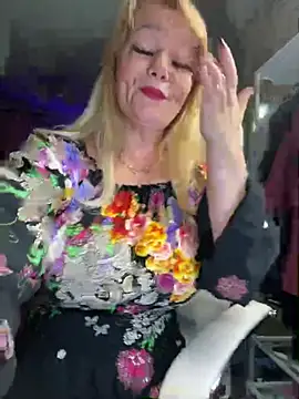 Sweet-blonde online show from August 3, 2026, 10:36 pm