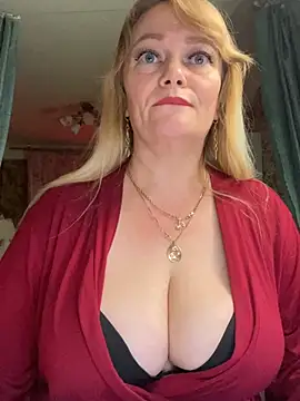 Sweet-blonde online show from July 8, 2026, 10:43 pm