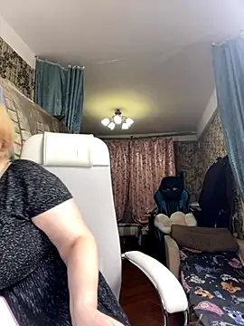 Sweet-blonde online show from December 2, 2025, 6:20 pm